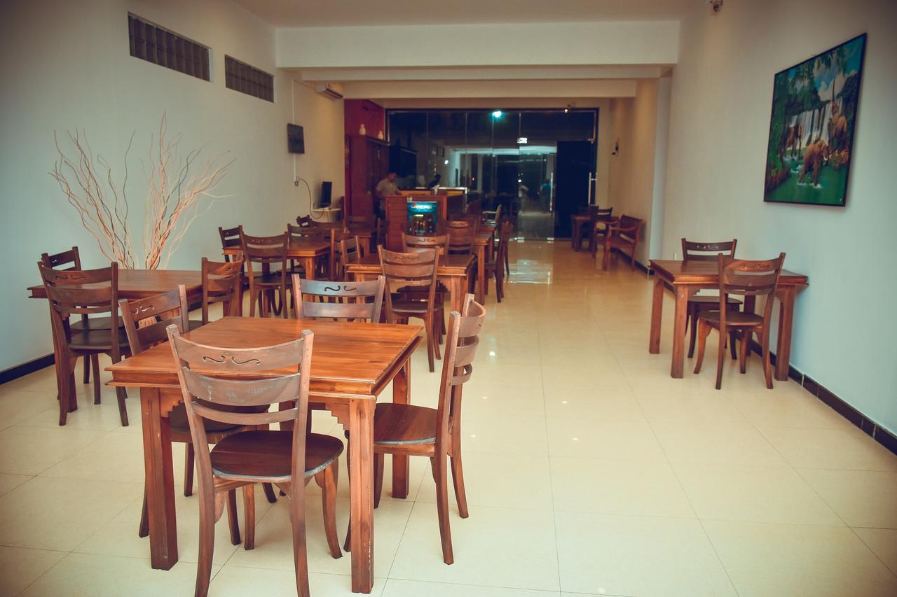 Zendara Hotel Negombo Esterno foto