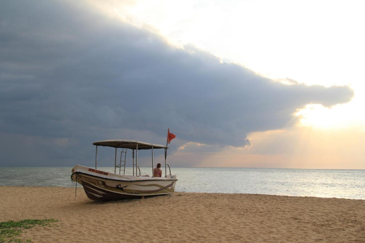 Zendara Hotel Negombo Esterno foto