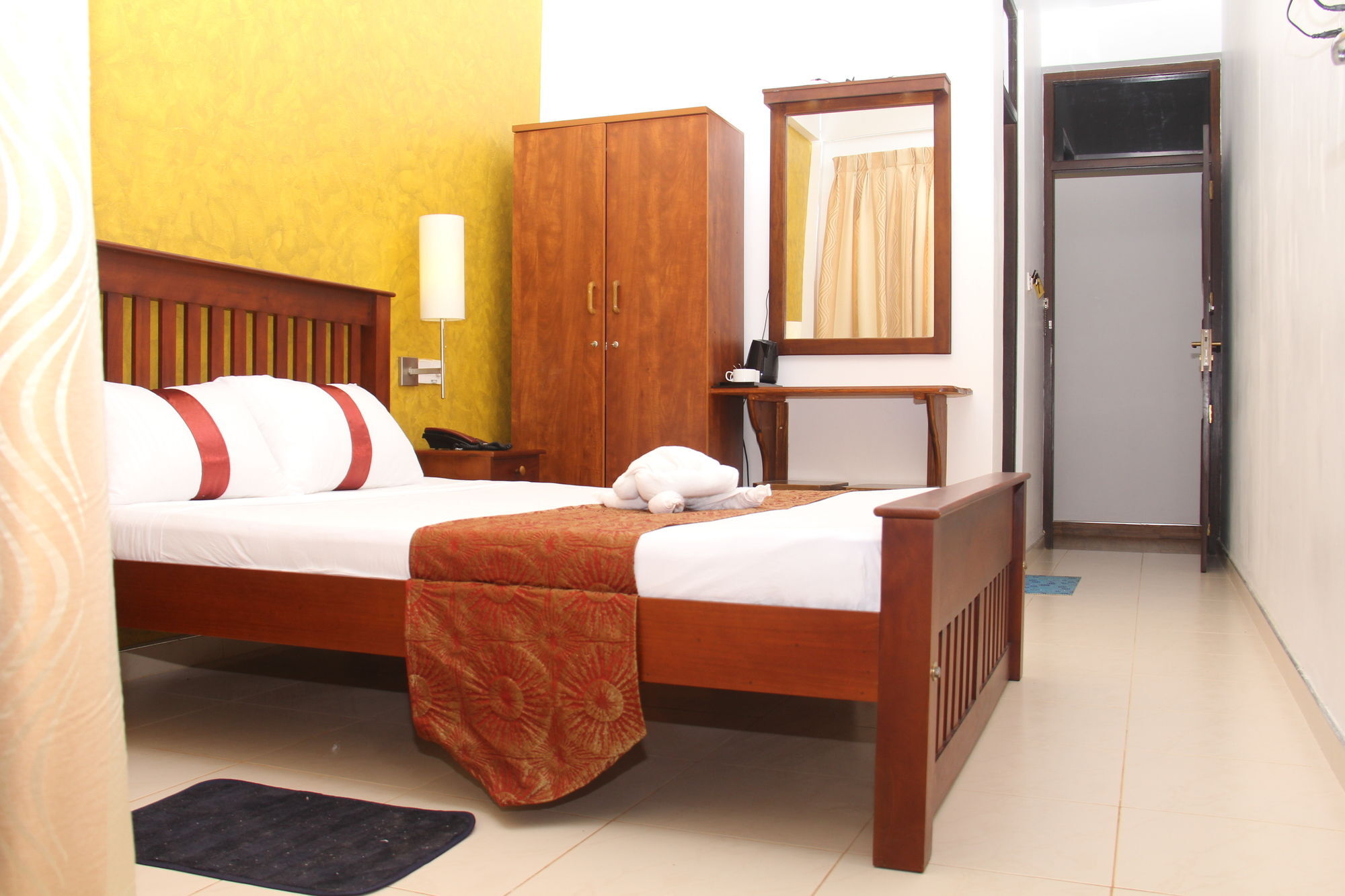 Zendara Hotel Negombo Esterno foto