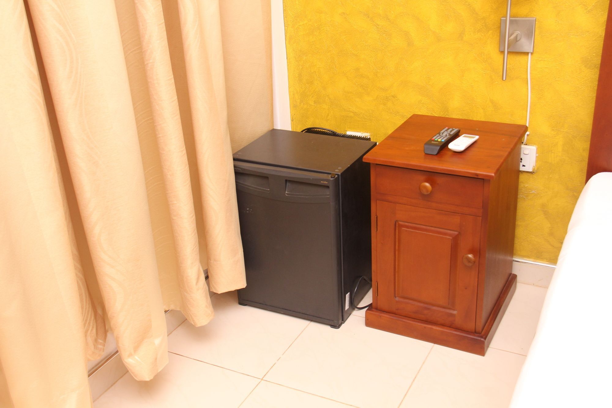 Zendara Hotel Negombo Esterno foto