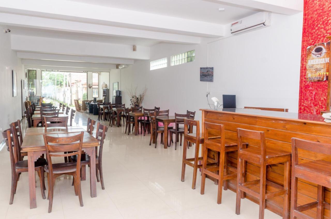 Zendara Hotel Negombo Esterno foto