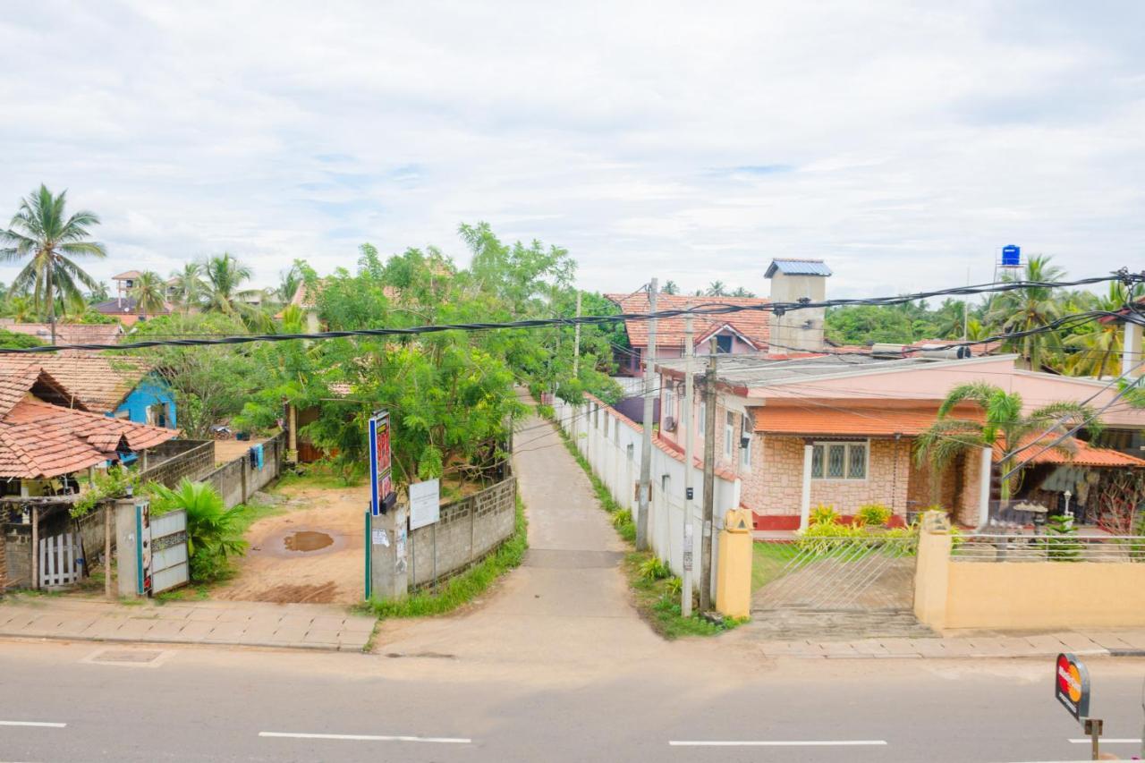 Zendara Hotel Negombo Esterno foto