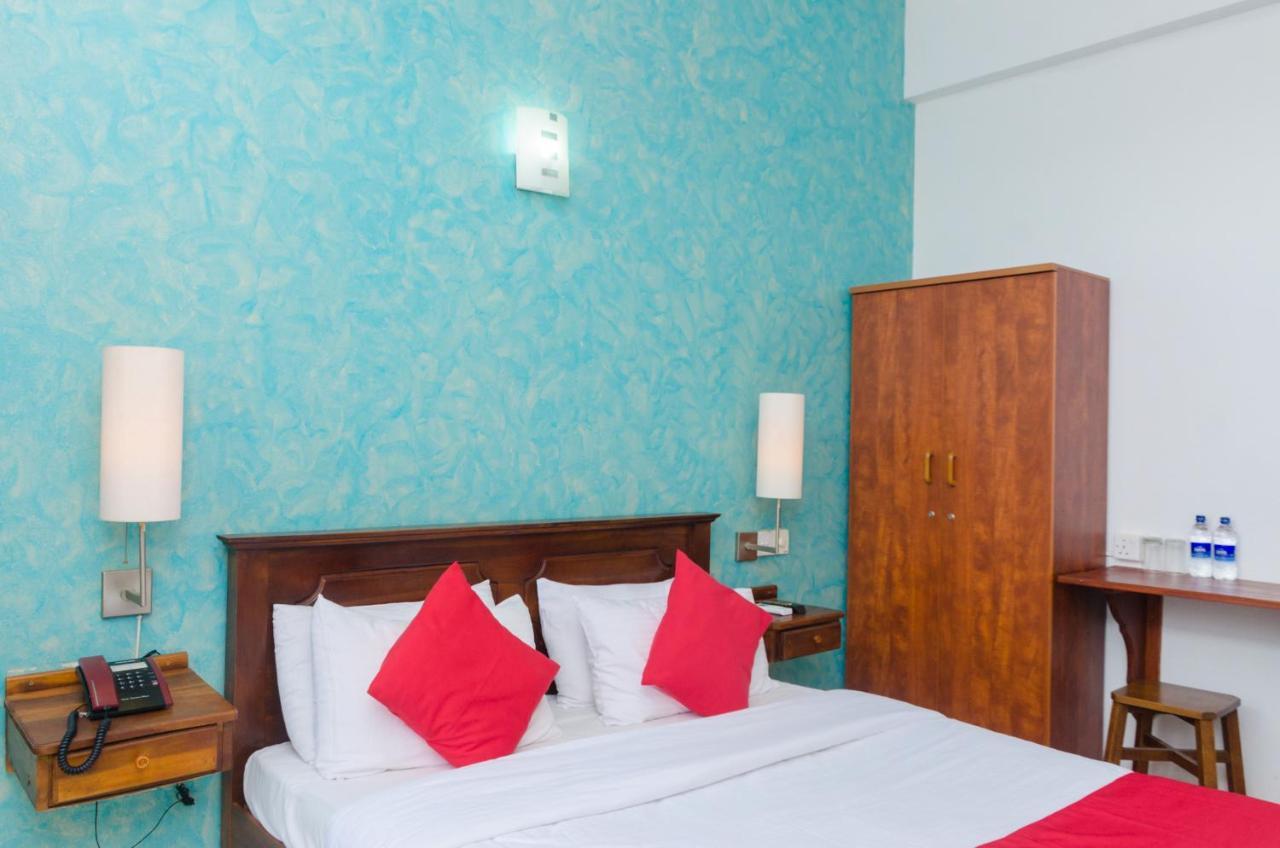 Zendara Hotel Negombo Esterno foto