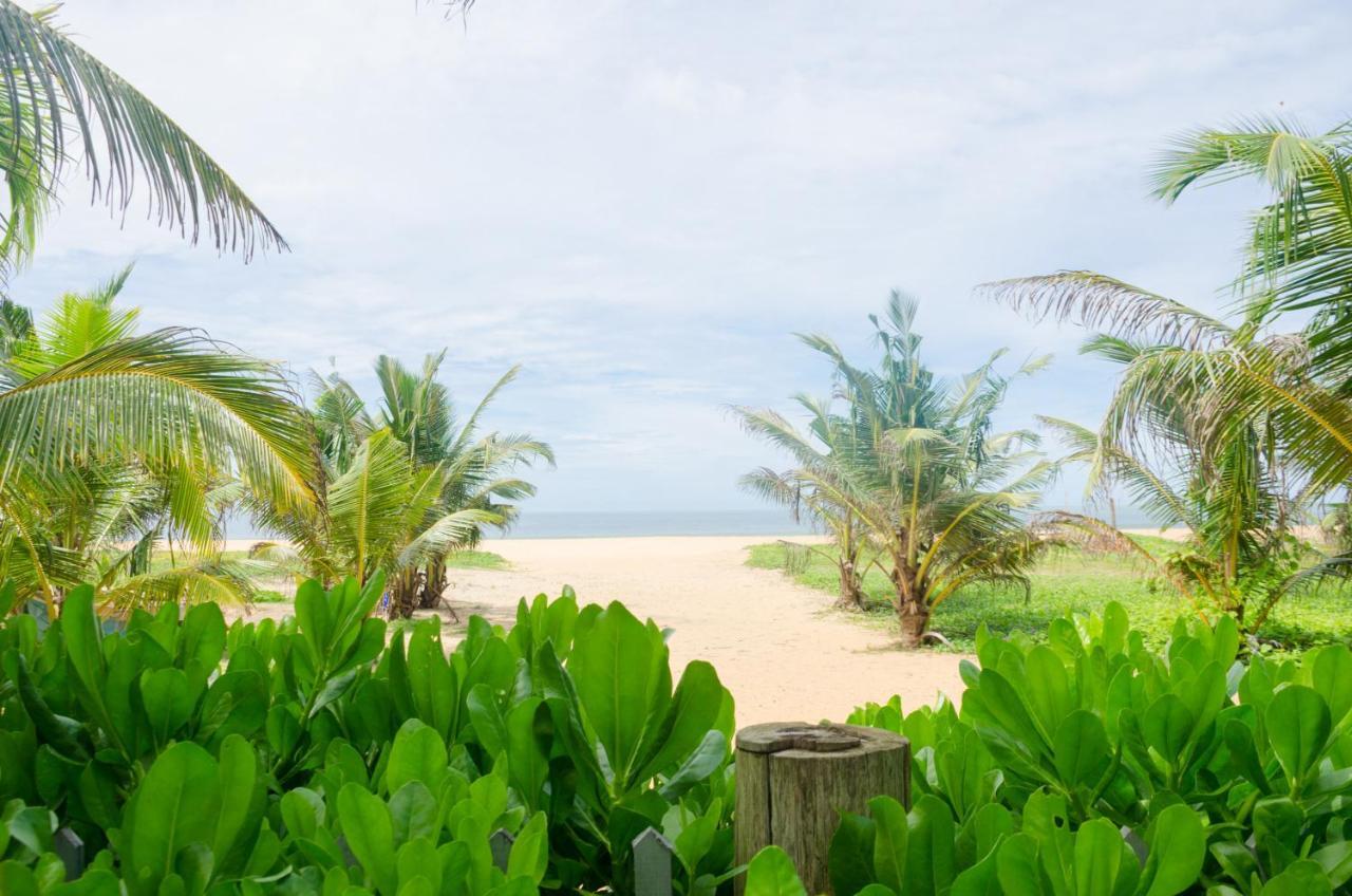 Zendara Hotel Negombo Esterno foto